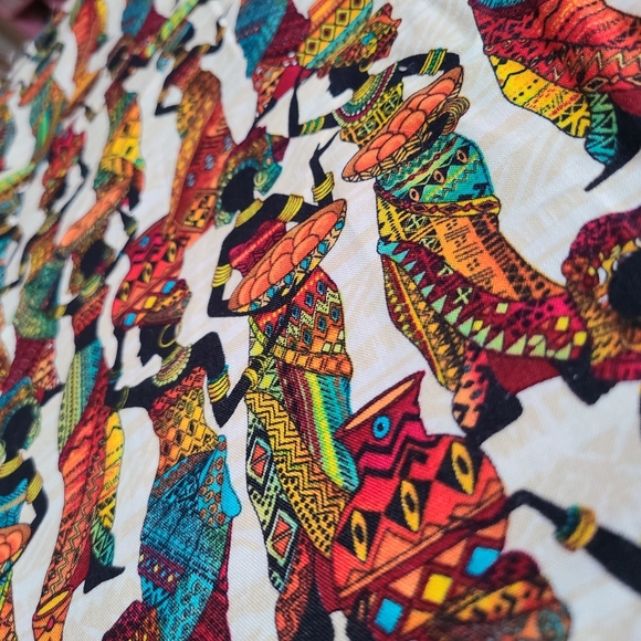 Timeless Treasures Fabrics of SoHo Kenta-C Beautiful Women & Woven Baskets Sew - Picture 14 of 16